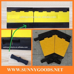 Protège-câbles <span class=keywords><strong>de</strong></span> protection et <span class=keywords><strong>de</strong></span> caouillage, avec 6 <span class=keywords><strong>passage</strong></span> pour câbles - Product Image 4