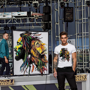 Tinta blanca Offset Material de PVC sin bordes Ecológico Recubierto de UV Etiqueta de transferencia de calor Impresión especial de retrato de cabeza de león - Product Image 2