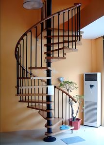 Escadas Caracol Modernas para Interiores e Exteriores de Fabricantes Chineses Design de Metal Durável para Moradias Apartamentos Hotéis - Product Image 3