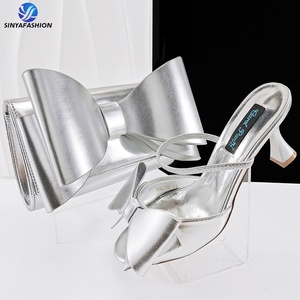 Set di <span class=keywords><strong>Scarpe</strong></span> con <span class=keywords><strong>Tacco</strong></span> Alto e Borsa Sinya per Donna, Decorato con Pietre, Elegante Set Coordinato per Occasioni Speciali - Product Image 6