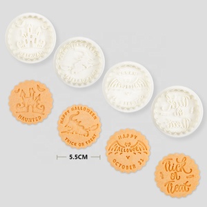 4Pcs 3D Round Pressing Biscuit Stamp Mold dolcetto o scherzetto Party Dessert Baking Cake Decorating Tool Happy <span class=keywords><strong>Halloween</strong></span> Cookie Cutter - Product Image 2