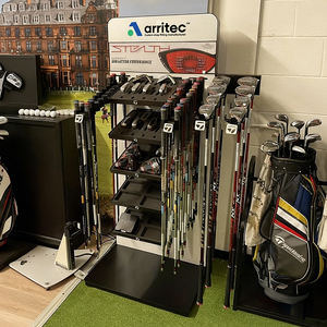 Support <span class=keywords><strong>de</strong></span> présentation <span class=keywords><strong>de</strong></span> clubs <span class=keywords><strong>de</strong></span> golf en métal noir avec logo personnalisé pour terrain <span class=keywords><strong>de</strong></span> golf - Product Image 5