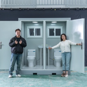 Casa Contenedor Prefabricada Moderna con Paneles Sándwich, Baño Público Móvil Ecológico para Puntos de Descanso y Estaciones de Carretera - Product Image 1