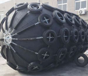 Defensas Marinas de Caucho Reforzado Avanzado 50KN/M-240KN para la Seguridad en el Atracado de Embarcaciones Pesadas - Product Image 1