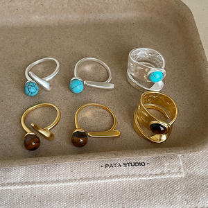 Bague Rétro Luxe Léger pour Femme, Design de Niche, Tendance Mode Unique et Élégante - Product Image 2