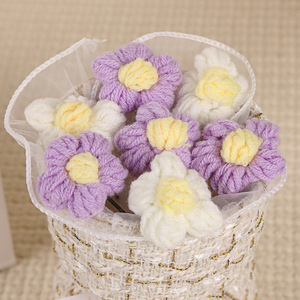 Bouquet di Fiori all'Uncinetto Fatto a Mano, Regalo Creativo e Raffinato per Migliore Amica, Compleanno, San Valentino, Festa della Mamma - Product Image 3