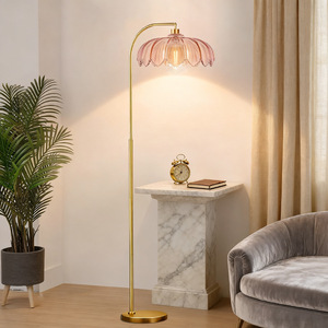 Lampadaire bohème avec abat-jour en verre rose, corps en laiton, hauteur réglable, source de lumière LED pour la décoration du salon et de la chambre - Product Image 2