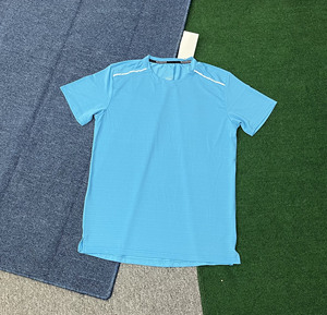 T-shirt da corsa da uomo a righe azzurre, traspirante, ad asciugatura rapida, con strisce riflettenti, <span class=keywords><strong>top</strong></span> sportivo casual per allenamento - Product Image 4
