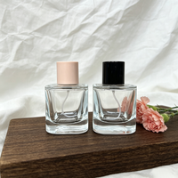 Flacon de parfum carré de haute qualité de 50 ml, flacon de parfum vide en verre avec couvercle noir