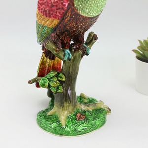 SHINNYGIFTS - Figura de Tucán de Metal Esmaltado de Lujo, Estatua de Pájaro Hecha a Mano con Pedrería y <span class=keywords><strong>Colores</strong></span> Vivos para Decoración <span class=keywords><strong>del</strong></span> Hogar y Regalo - Product Image 5
