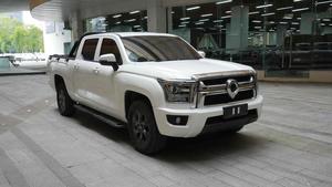 Camioneta Jianggang <span class=keywords><strong>2023</strong></span> 2.0 6AT 4WD SUV Euro VI Asientos de Cuero Blanco/Negro 25,000 Millas Restantes Volante a la Izquierda - Product Image 2