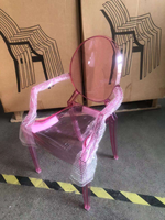 Vente en gros Repas de mariage empilables Transparente Chaise fantôme pour enfants en plastique acrylique rose clair pour événements