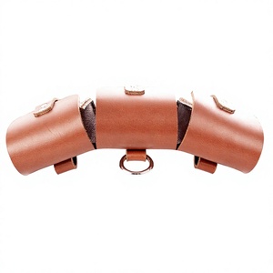 Organizador de Cuero Marrón Artesanal Hecho a Mano con Múltiples Compartimentos, Bolsa Triple para Cinturón, Accesorio para Reenactamiento Histórico - Product Image 4