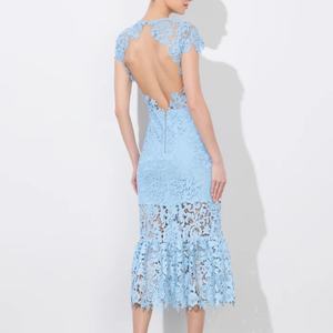 Robe bleue moulante à col rond, manches courtes, découpes, volants, dentelle trèfle et dos ouvert pour femme, fabrication OEM sur mesure - Product Image 2