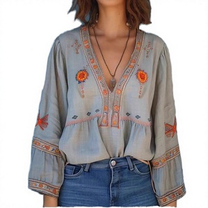 Blusa de Gasa Bohemia para Mujer con Cuello en V, Bordada, de Corte Holgado, con Mangas Campana y Estampado Floral, para Primavera/Verano - Product Image 2