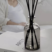 Bouteille diffuseur roseau en verre de luxe et unique avec logo personnalisé 100ml 150ml 200ml 500ml ronde vide transparente avec bâton et couvercle