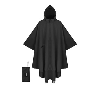 Poncho impermeable con capucha Woqi para adultos, negro, ligero, para viaje, para una sola persona, con bolsillos y cremalleras. - Product Image 1