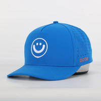 Casquette de golf de haute qualité personnalisée unisexe avec broderie de visage souriant et structuré à 5 panneaux Casquettes de sport respirantes découpées au laser avec trous