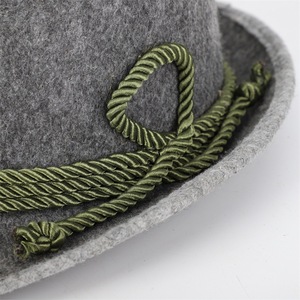 Cappello Bavarese in Feltro per Oktoberfest, Feste Invernali e Occasioni Casual - Product Image 4