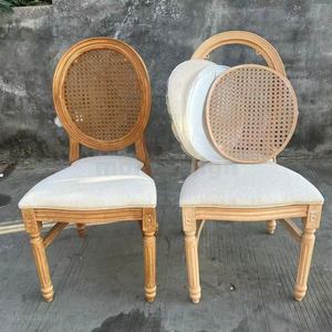 Silla de Resina Apilable Louis para Eventos, Hoteles, Fiestas, Bodas y Banquetes, Resistente al Agua, con Respaldo Reemplazable, Precio de Mayoreo Económico - Product Image 2