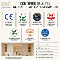 Meuble à vin encastré sur mesure du sol au plafond, unité de présentation murale complète personnalisée pour salle à manger de villa