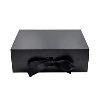 Boîte cadeau magnétique pliable haut de gamme avec doublure en éponge, emballage en carton en forme de livre, ruban, impression UV, gaufrage, dossiers