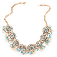 Parure de mariée classique en alliage plaqué argent avec cristaux blancs et strass, collier ras-du-cou et boucles d'oreilles traditionnels, cadeau pour mariages