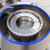 Industriële aardappelsnijmachine voor de productie van frieten met een krachtige motor.