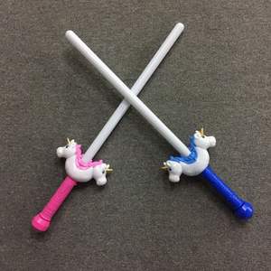 <span class=keywords><strong>Sabre</strong></span> <span class=keywords><strong>laser</strong></span> licorne multicolore en plastique ABS pour les fêtes et les faveurs d'enfants. - Product Image 6