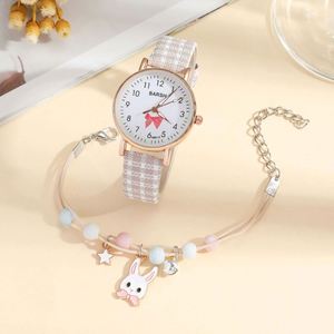 Reloj de Moda para Mujer, Caja Redonda de Aleación, Resistente al Agua 3BAR, Cierre Oculto con Botón, Movimiento Digital XSVO, Diseño con Cuentas de Conejito - Product Image 3