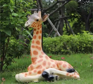 Resina de girafa FRP para decoração de gramado grande e grande do parque florestal pode ser personalizada