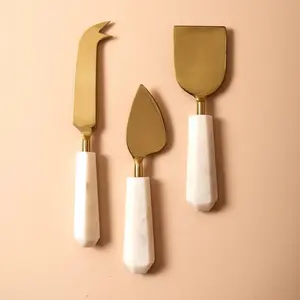 Ensemble de spatules à fromage en acier inoxydable faites à la main avec un design élégant, parfaites pour les cuisines élégantes, les mariages et les réceptions - Product Image 3