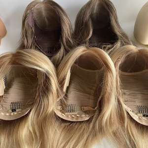 100% cru cabelo humano seda top trama costas nós invisíveis couro cabeludo natural peruca curta luz loiro destaque cores prontas para enviar - Product Image 3