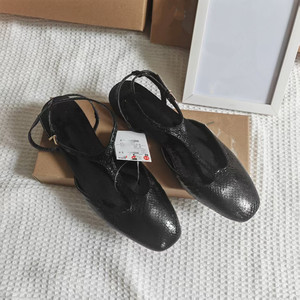 <span class=keywords><strong>Sandalias</strong></span> planas con hebilla dorada para <span class=keywords><strong>mujer</strong></span>, zapatos de moda con correa trasera hueca, venta al por mayor en Stock - Product Image 2
