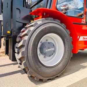 YangFT Precio de fábrica al aire libre 4WD <span class=keywords><strong>All</strong></span> Off-Road Forklift 2.5ton Four-Wheel Drive Rough <span class=keywords><strong>Terrain</strong></span> Forklift - Product Image 6