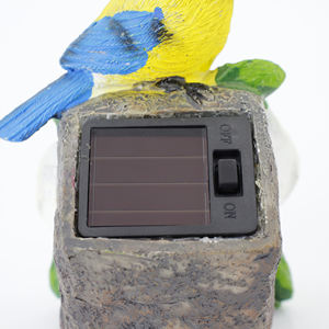फूलों के लाक्षणिक बगीचे की सजावट पर सौर रेसिन पक्षी फूल स्पॉटलाइट द्वारा पक्षियों की प्रतिमा आउटडोर सजावट - Product Image 4