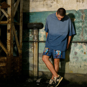 Pantaloncini Vintage <span class=keywords><strong>con</strong></span> Colore Sfumato, Lavaggio Enzimatico, Bordi Arrotolati, Stampa DTG Personalizzata, Logo Personalizzato, Pantaloni God - Product Image 4