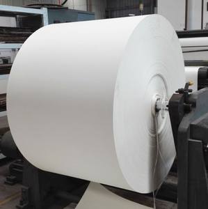 Rollo <span class=keywords><strong>Jumbo</strong></span> de papel recubierto semi brillante a prueba de agua personalizado, rollo de papel PE de materia prima para vasos de papel - Product Image 3