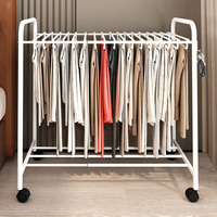 Porte-pantalons mobile robuste avec roulettes, support de rangement autoportant pour jeans, gain de place pour l'organisation de la garde-robe à domicile