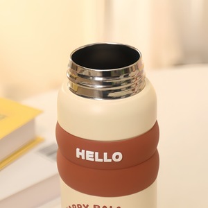 กระติกน้ำสุญญากาศสแตนเลส Hello Bala ขนาด 500 มล. แบบสองชั้นเก็บความร้อน-เย็น ลายการ์ตูนสำหรับเด็ก พกพาสะดวก - Product Image 4