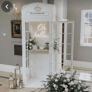 Cabine téléphonique moderne en métal blanc LEDA, nouvelle arrivée, avec livre d'or audio pour les événements de mariage à Londres, livraison rapide - Product Image 1
