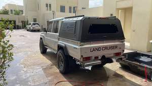 XINYI OEM ODM Capote de benne de camion en alliage d'aluminium imperméable pour Toyota LC79 5 pieds 2021 2024 2025 - Product Image 2