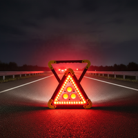 Lampe de travail LED triangulaire rechargeable SevenShine jaune et rouge, alimentée par énergie solaire, de qualité professionnelle pour l'entretien routier