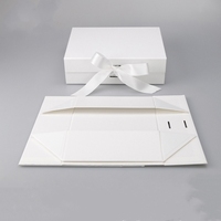 Boîte d'emballage en papier pour vêtement de qualité supérieure Boîtes en papier cadeau pliantes en carton à fermeture magnétique imprimée avec logo personnalisé avec nœud papillon