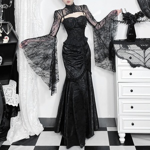 Gonna lunga <span class=keywords><strong>gotica</strong></span> da donna con arricciature - Gonna a coda di pesce asimmetrica in jacquard nero con finiture in pizzo per un look elegante e alternativo - Product Image 1