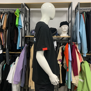 เสื้อยืดลำลองสำหรับผู้ชายสีดำสำหรับ2025ป้ายคอ180กรัมดีไซน์แบบปักตามสั่งฤดูร้อนสินค้ามาใหม่