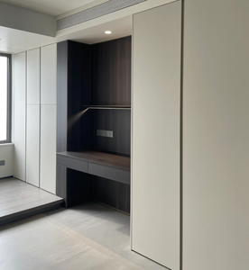 ชุดเฟอร์นิเจอร์ตู้เสื้อผ้าแบบวอล์กอิน ดีไซน์ทันสมัย พร้อมบานประตูแบบซ่อน สำหรับใช้ในบ้านหรือสำนักงาน - Product Image 1