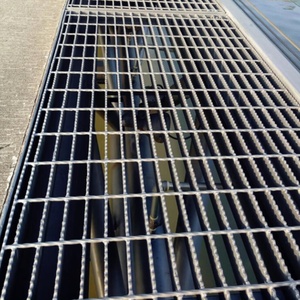 Grille métallique galvanisée pour extérieur, prix de gros usine, pour escaliers, allées et trottoirs, avec surface dentelée surélevée - Product Image 2