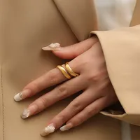 Bague en acier inoxydable plaqué or, design ouvert à double courbe polie, minimaliste, tendance, pour femme, à porter au quotidien