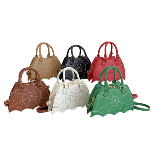 Nouveauté : Sacs à main et pochettes unisexes de créateur, style gothique, en PU imperméable, avec broderie et fermeture éclair, motif nouveauté Halloween Aile de chauve-souris, porté croisé - Product Image 1